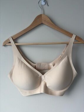 Seamless Nude T-Shirt Bra with Light Support Wireless Comfort